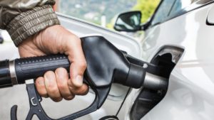 ドライバーを追い詰めるガソリン価格高騰…JAFが怒りのツイート