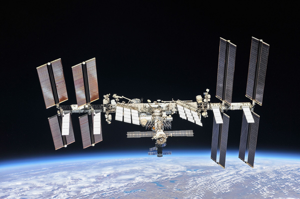 ISS（国際宇宙ステーション）が地球に落ちてくる！？