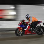 スーパースポーツバイクの前傾がきつくてツーリングがつらい…対策は？？