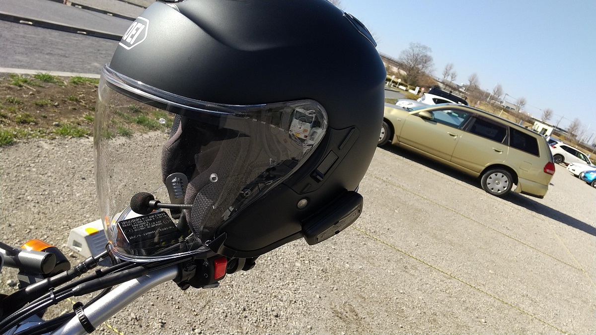 バイク用インカムがヘルメットに組み込まれる！？大手4社が統一規格を発表