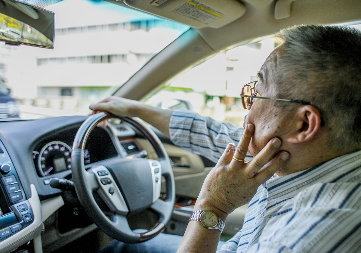 75歳以上の高齢ドライバーの免許更新制度が5月から変更へ