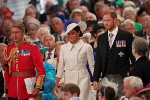 エリザベス女王即位70年に出席のヘンリーとメーガンのBクラス格下げ