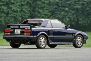 国産初のミッドシップ『MR2』がスポーツカーじゃなかったってどういうこと？？