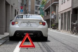基本的なことだけど…クルマに積んでおかないと違反になるよ