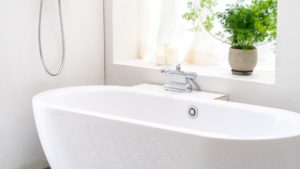 毎日お風呂にお湯を張ると月々の光熱費はいくらかかる?