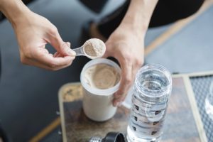 ダイエットに最適…プロテインを飲むと太るという常識のウソ