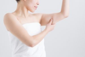 中高年でお腹が出るのは不摂生や運動不足だけじゃない！？