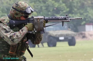 一般大卒の初任給は22万円…自衛官の初任給は重責に合ってる？？