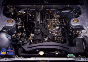 高性能車の証…最近のクルマは軽自動車も商用車もDOHCエンジンになってるよ