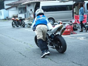 バイクの押しがけって知ってる？最近のバイクは無理だけど…