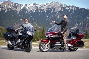 ホンダ「ゴールドウイング」とBMW「K1600」日独大型プレミアムツアラー対決！