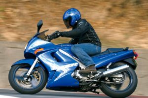 カワサキZZRの末弟…ZZR250ってどんなバイクだったの？