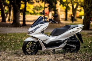 125ccスクーターが使い勝手最強！やっぱりホンダPCXがいいね