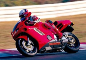 ホンダ・NR…バブル崩壊直後に520万円で発売もキャンセル続出で売れ残ったバイク…でもロマンはある！