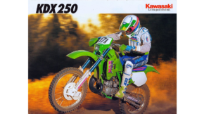 2ストオフロードの暴れん坊…カワサキ・KDX250を君は乗りこなせるのか！