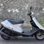 元祖通勤快速！スズキ・アドレスV100（2スト）は原付の車格でかっ飛んでいた！