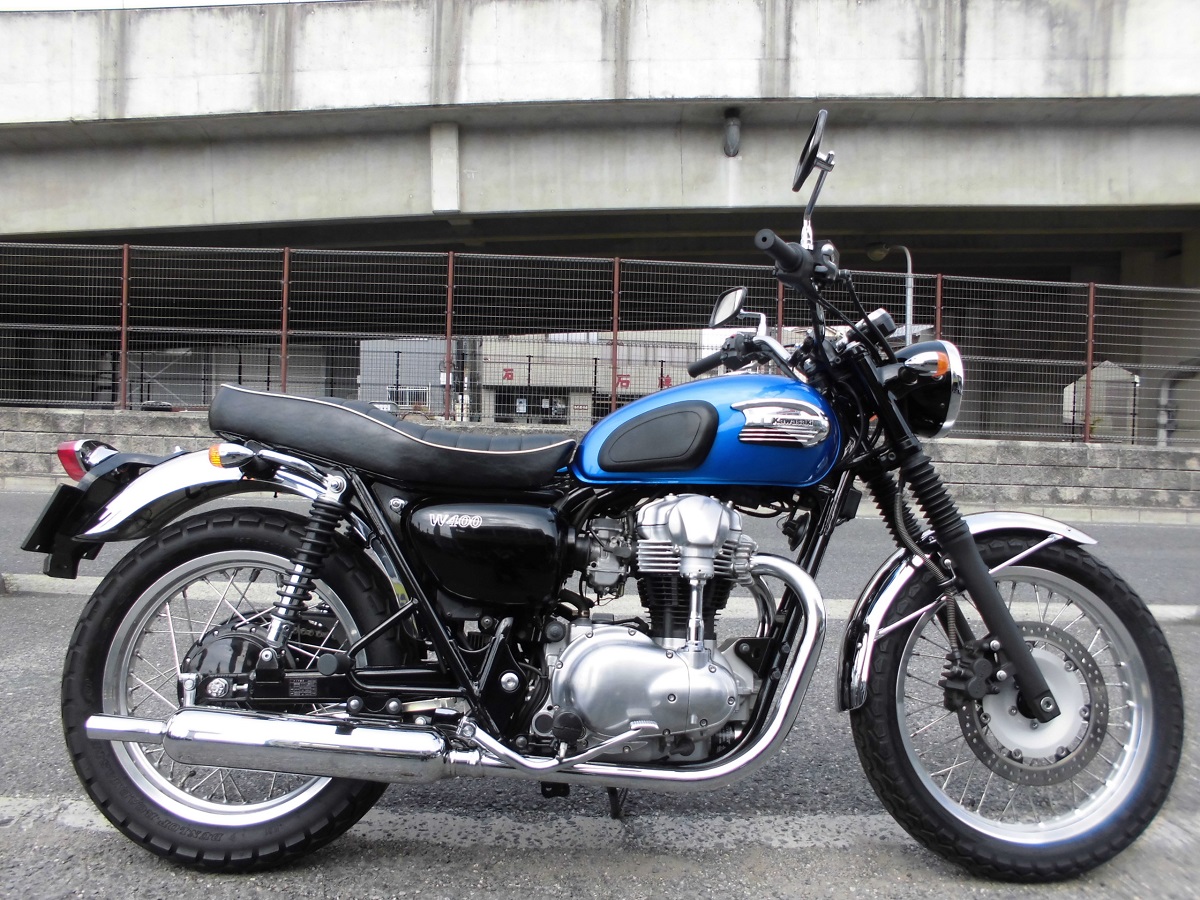 カワサキW400…400ccバイクで感じるバーチカルツインエンジンの鼓動