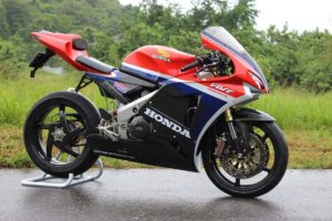 ホンダ・RVF400…僕らのV4公道レーサー