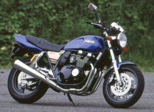 ヤマハ・XJR400Rは空冷400cc最速！