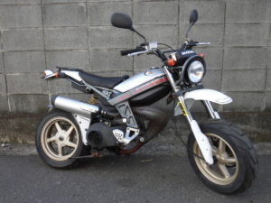 スズキ・ストリートマジック110…スクーターと言わないで