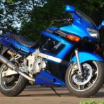カワサキ・ZZR600…400の皮を被ったフルパワー