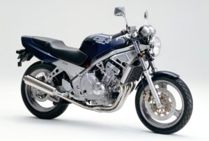 ホンダ・CB-1…400cc4気筒ネイキッドの先駆的存在