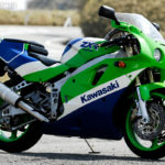 カワサキ_ZXR400…最速の400！ダクトがかっこいい！！