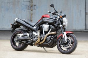 MT-01はVMAXとどう違うの？ヤマハが送り出した異色のマシン