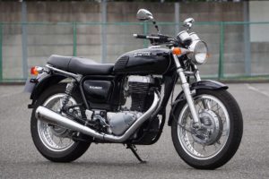 スズキ最後ののビッグシングル_テンプター(ST400V)SRとどっちがいい?