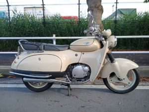 スズキ・SW-1は90年代に発売された唯一無二のレトロバイク…値段が高い！！