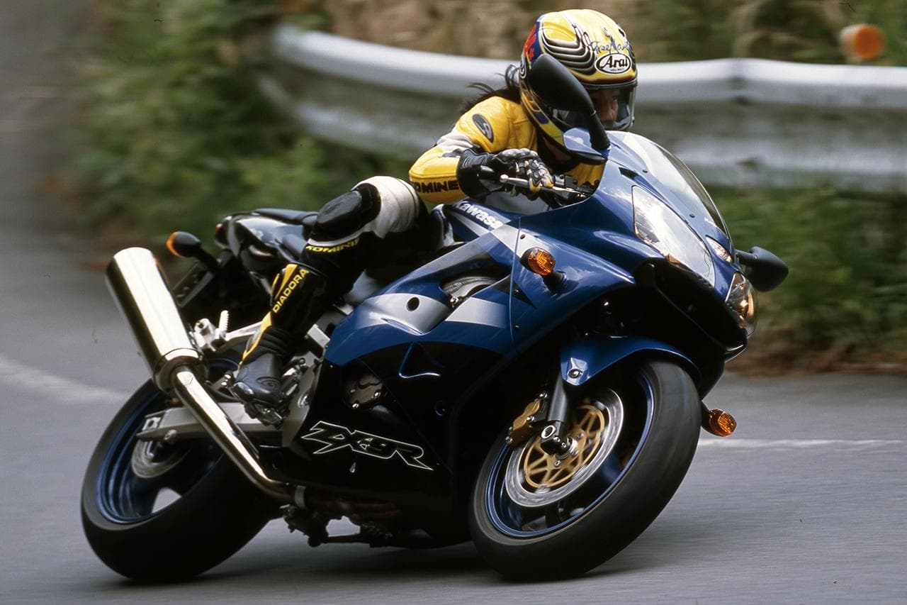 Kawasaki ZX-9R海外仕様がかっこよかった！