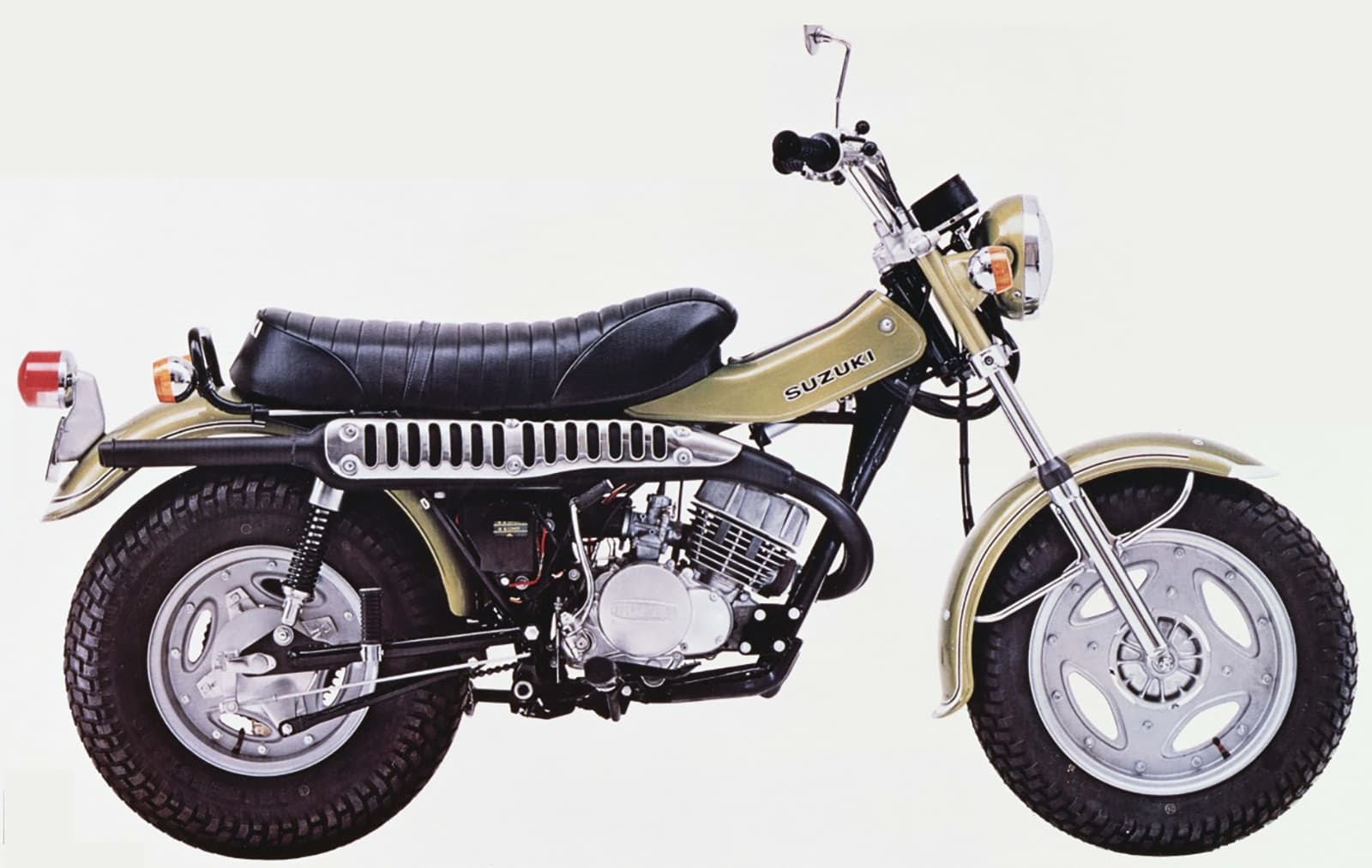 SUZUKI バンバン(VanVan)唯一無二の個性派ストリートバイク