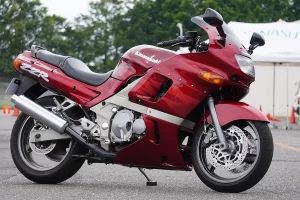 Kawasaki ZZR400　ツアラーバイクの登竜門…めっちゃ走るよ！