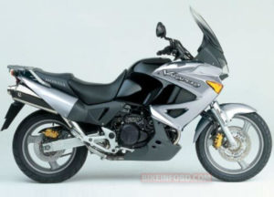 HONDA XL1000V：世界を走破するために生まれたアドベンチャーツアラーの金字塔