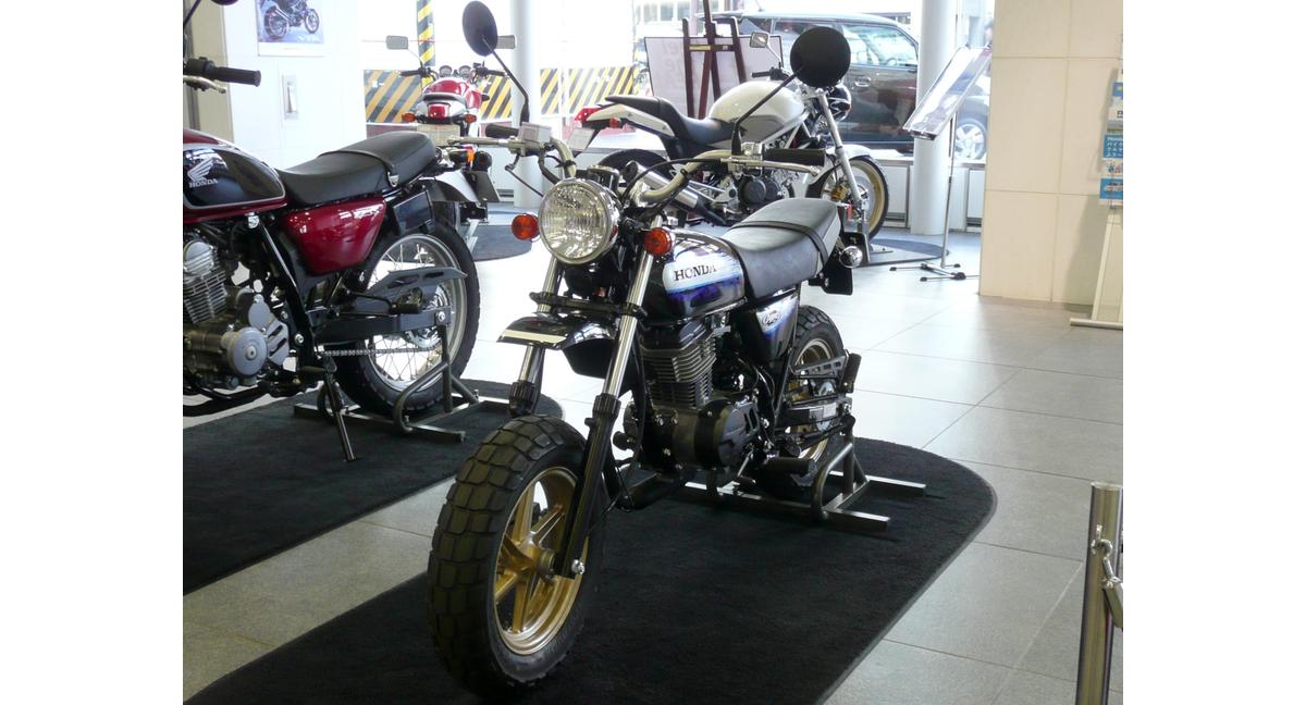 HONDA APE100 Deluxe 完全ガイド｜街乗りとカスタムの楽しさ