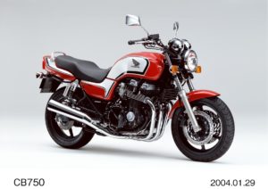 HONDA CB750 空冷４発は日本バイクのスタンダード