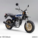 HONDA APE100 Deluxe ～原付二種の傑作、メッキとカラーで彩る「縦型」最終章～