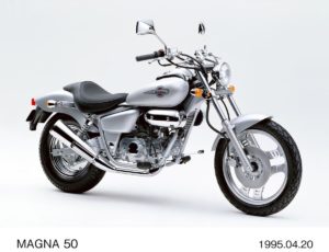 原付アメリカンの頂点！ホンダ・マグナ50の魅力とスペックを徹底解説