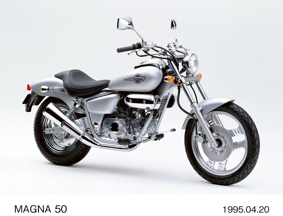 原付アメリカンの頂点！ホンダ・マグナ50の魅力とスペックを徹底解説