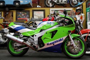Kawasaki ZXR750｜市販車でWSBを制した伝説のスーパースポーツ、その全貌と魅力に迫る