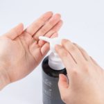 フケが多くなると抜け毛も増える？？そんなときはシャンプーで対策を！