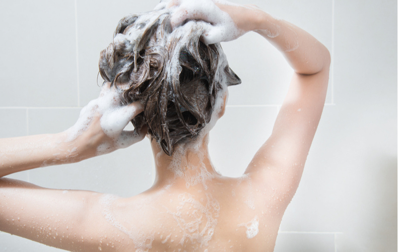 洗髪のしすぎに注意！シャンプーによる頭皮環境の悪化