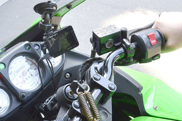サンコーの万能型バイク用ドラレコ登場!防水防塵で前後撮影可能!