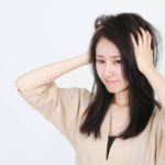 毎日シャンプーしてるのに…頭皮のニオイの原因は？？