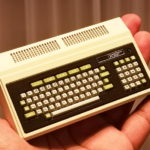 アラフィフ世代御用達！懐かしの「PC-8001」が手のひらサイズで戻ってきた！