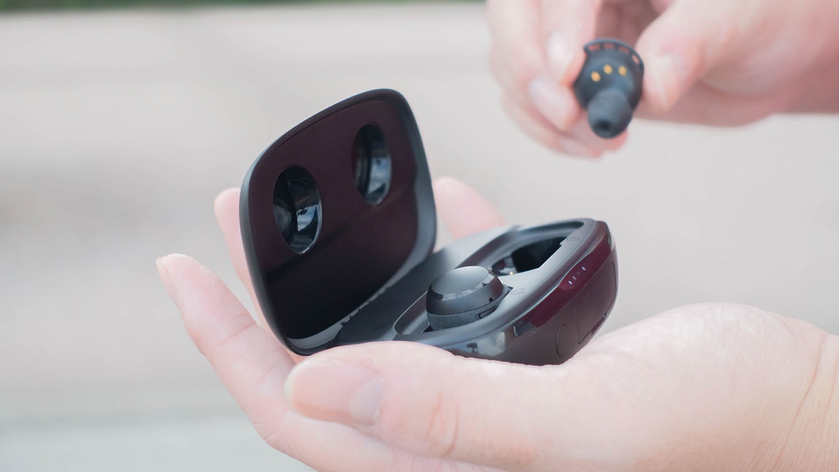 重厚な低音が魅力の完全ワイヤレスイヤホン「FlyBuds3」