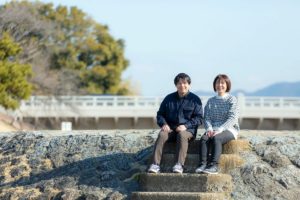 記憶とつなぐ 若年性認知症と向き合う私たちのこと　下坂厚 (著), 下坂佳子 (著)　双葉社 (2022/4/21)　1,650円