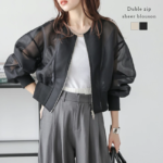 エアリーな抜け感が魅力のダブルジップシアーブルゾン